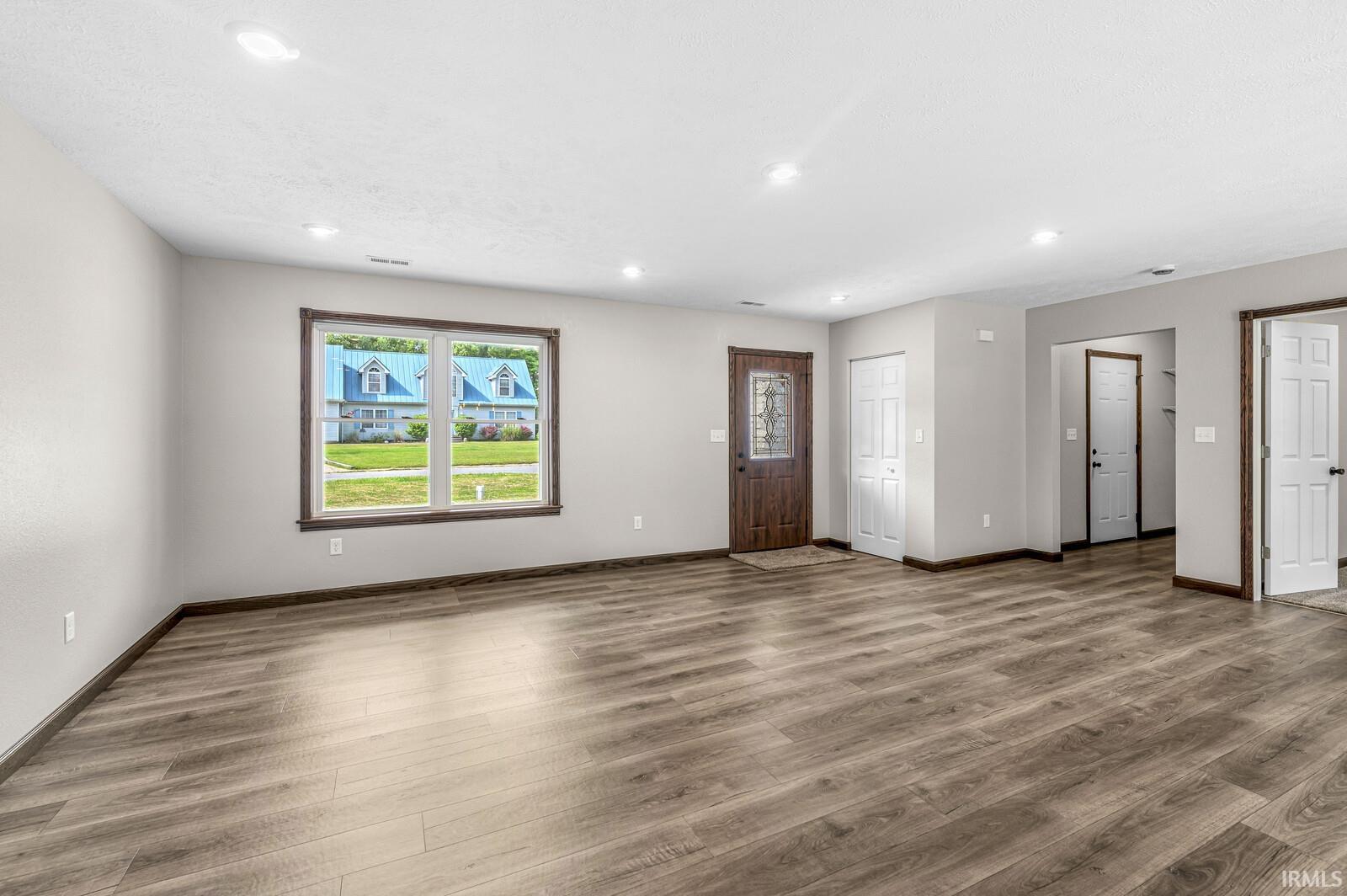 53417 Old Farm Road Elkhart, IN 46514 - Photo 6 of 17 Gallery Image 6