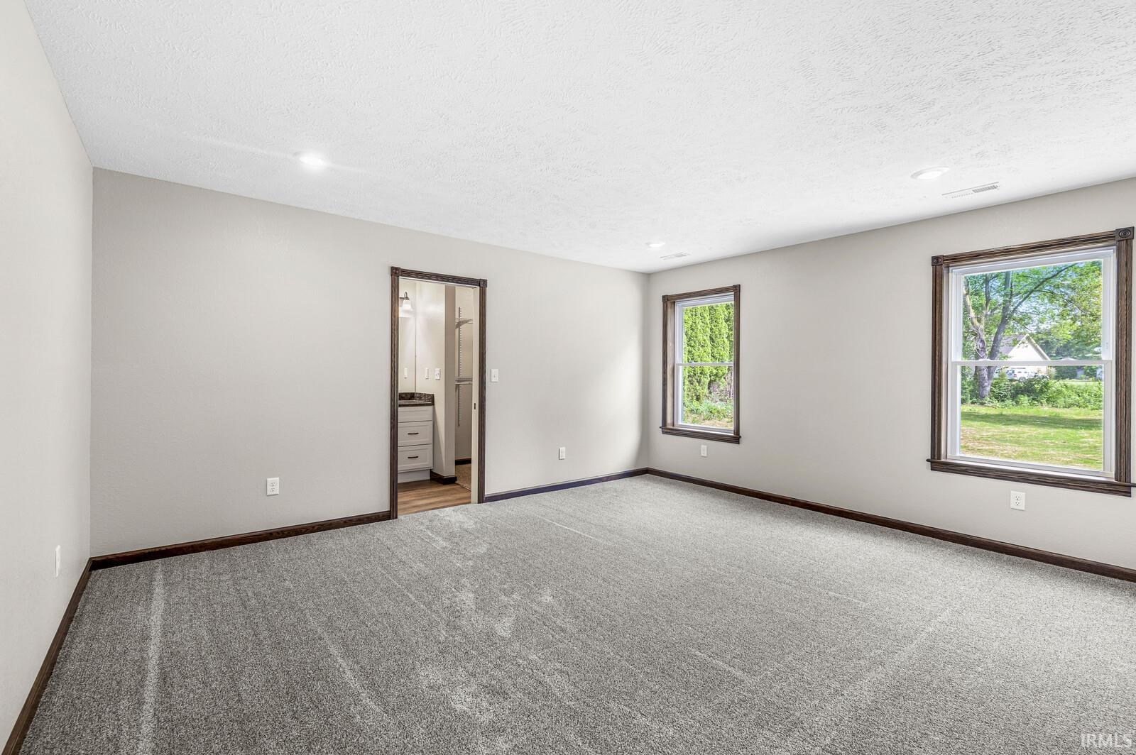 53417 Old Farm Road Elkhart, IN 46514 - Photo 10 of 17 Gallery Image 10