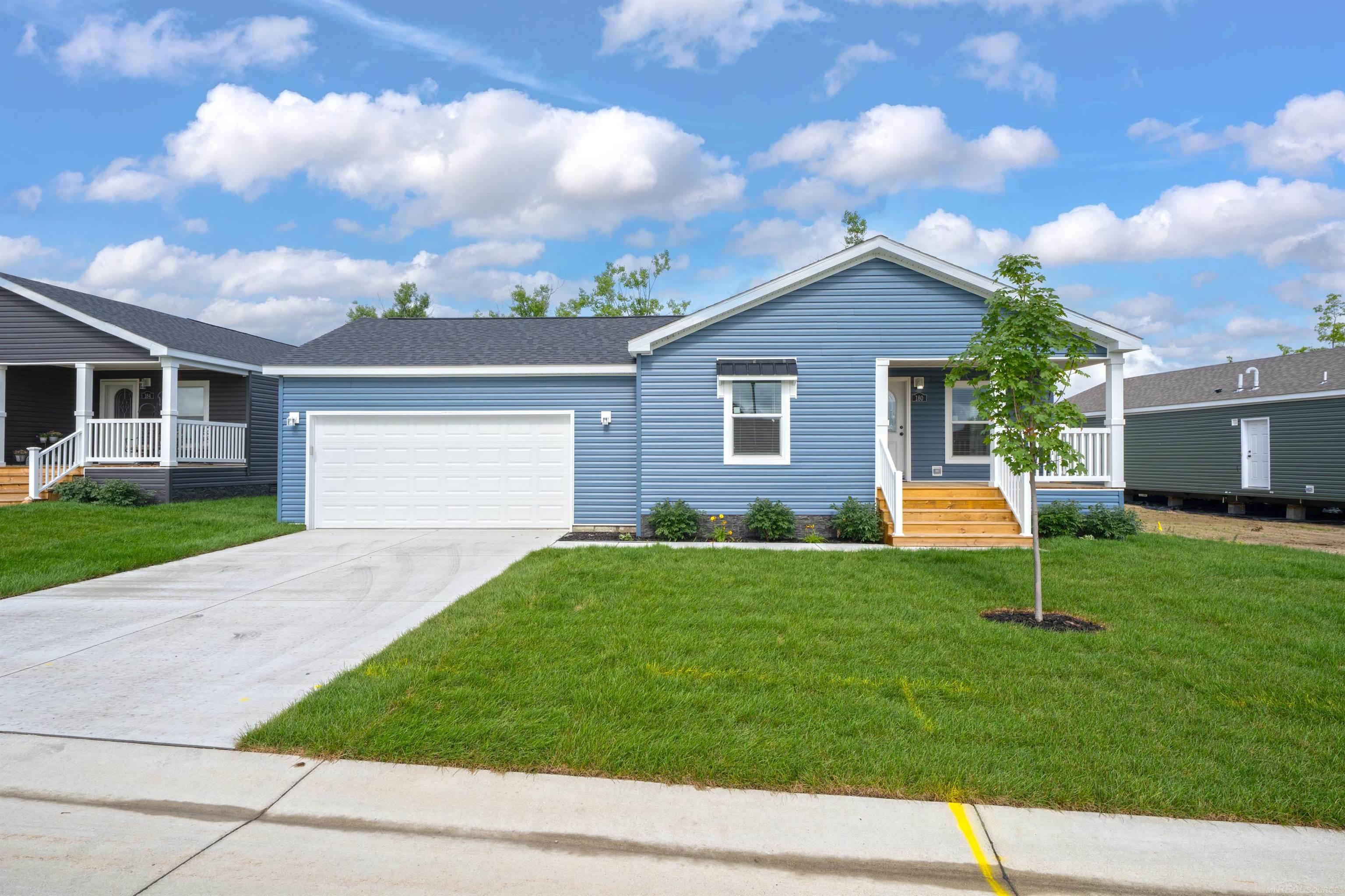 180 Riviera Drive Lapeer, MI 48446 - Photo 1 of 19 50212178-28d62786-4af0-4935-a9c0-f66f10a7e1cb.JPG
