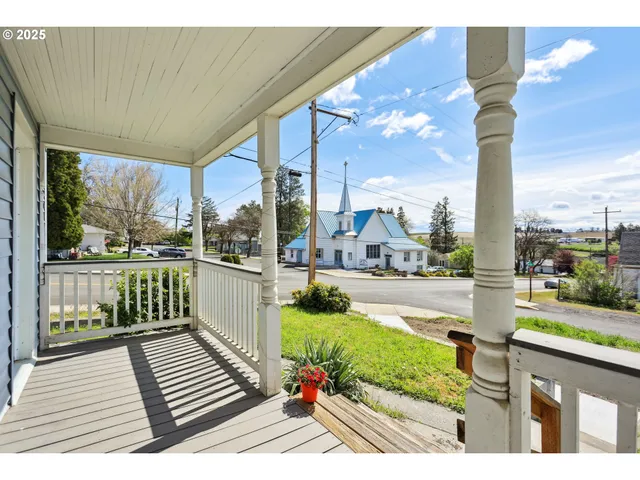 $210,000 | 400 Mc Coy Street, Moro, OR 97039