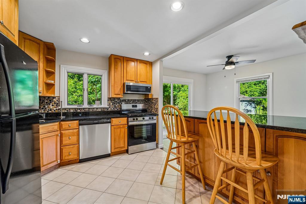 158 Morningside Road Paramus, NJ 07652 - Photo 10 of 31