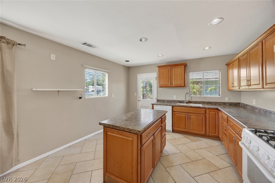 132 Cedar Street Henderson, NV 89015 - Photo 13 of 37