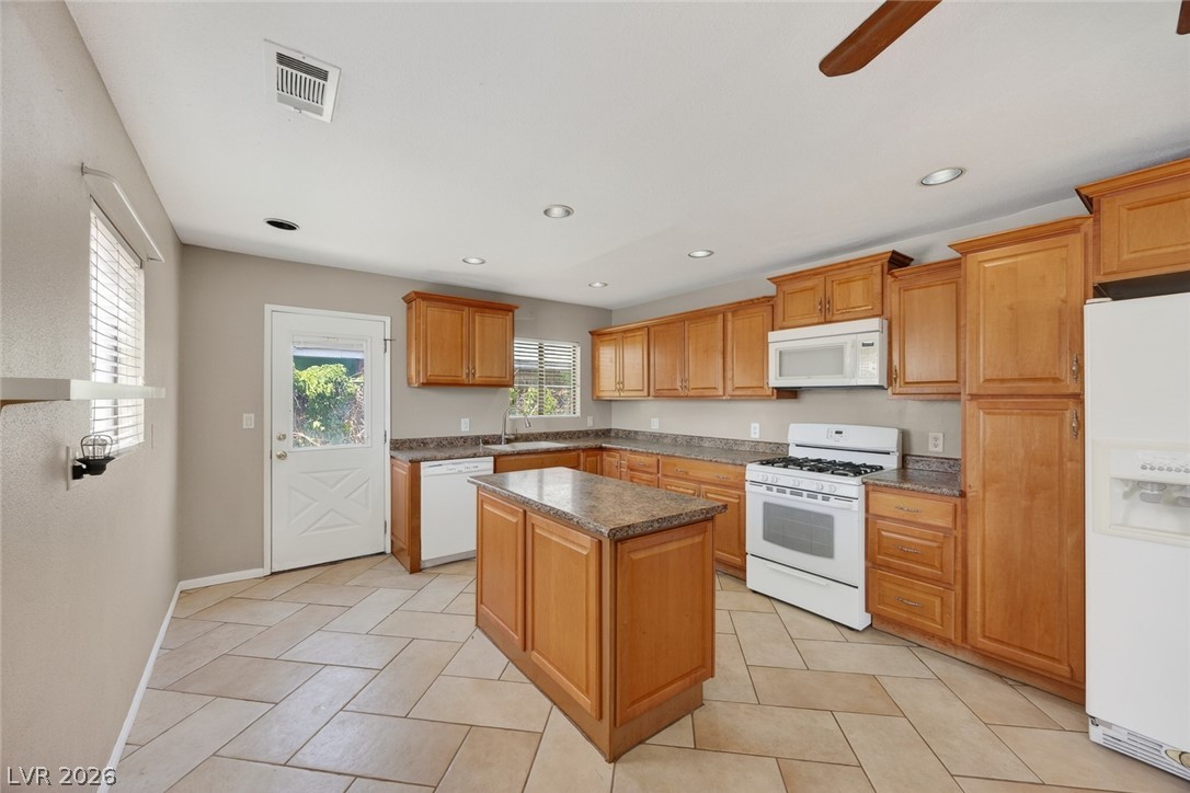 132 Cedar Street Henderson, NV 89015 - Photo 14 of 37