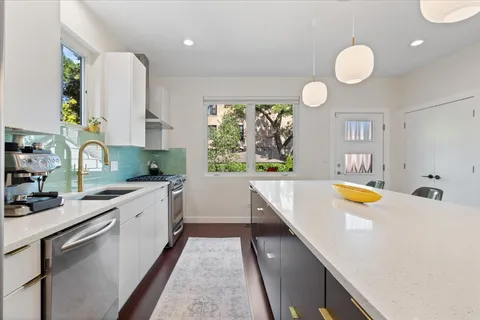 $1,200,000 | 1859 North Albany Avenue, Chicago, IL 60647