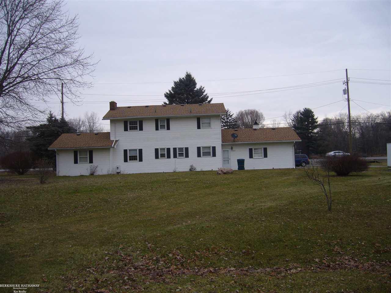 4221 Highland Road Milford, MI 48380 - Photo 4 of 33 50028301-3.JPG