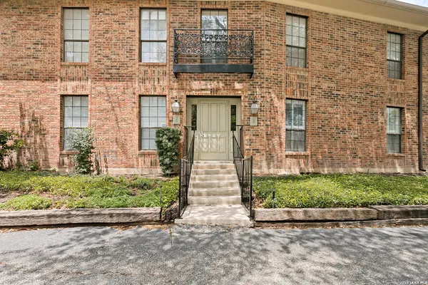 $1,995 | 201 Ellwood Street, Unit 109, San Antonio, TX 78209