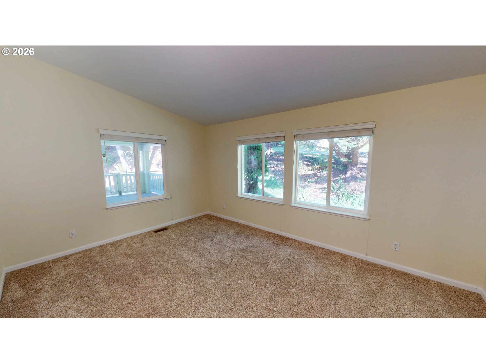 94355 11th Street Gold Beach, OR 97444 - Photo 29 of 41 a open hall with a window