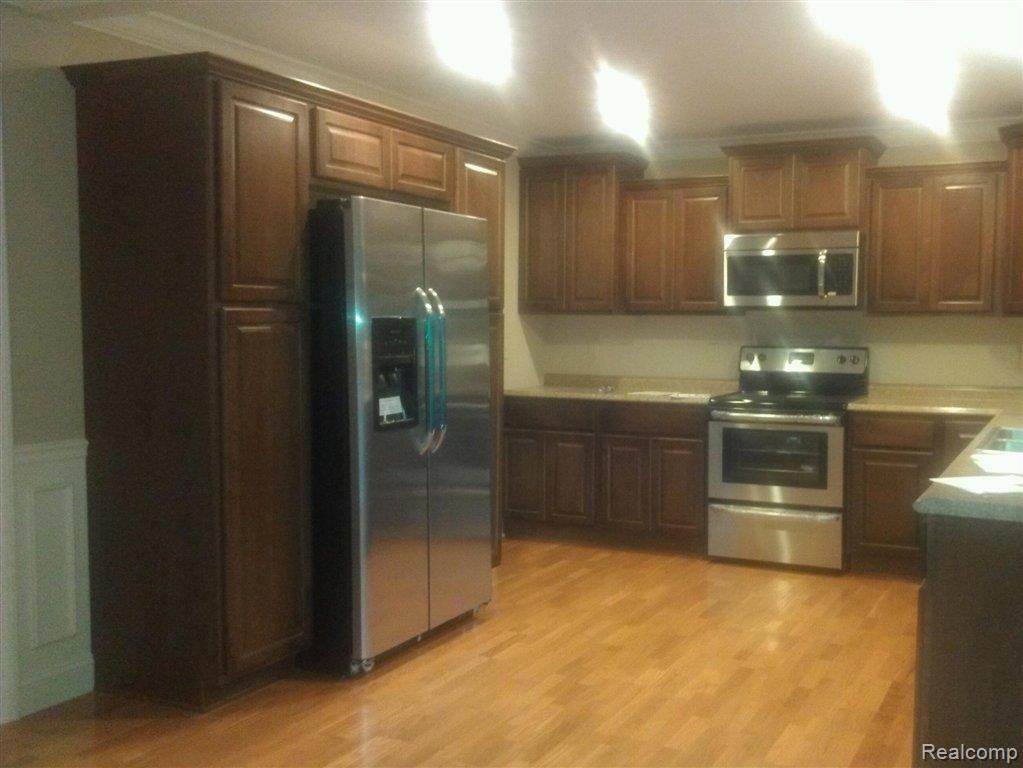 5118 Lapeer Road Burton, MI 48509 - Photo 2 of 19 IMAG1469-2.jpg