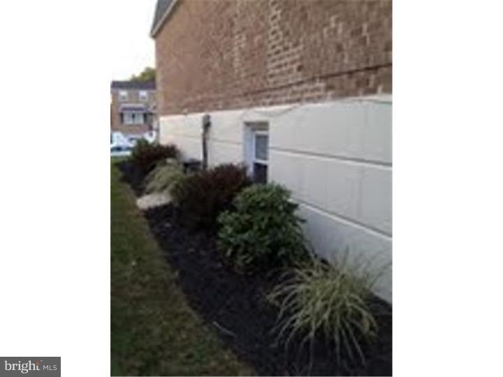 10211 West Keswick Road Philadelphia, PA 19114 - Photo 11 of 12 Exterior Side