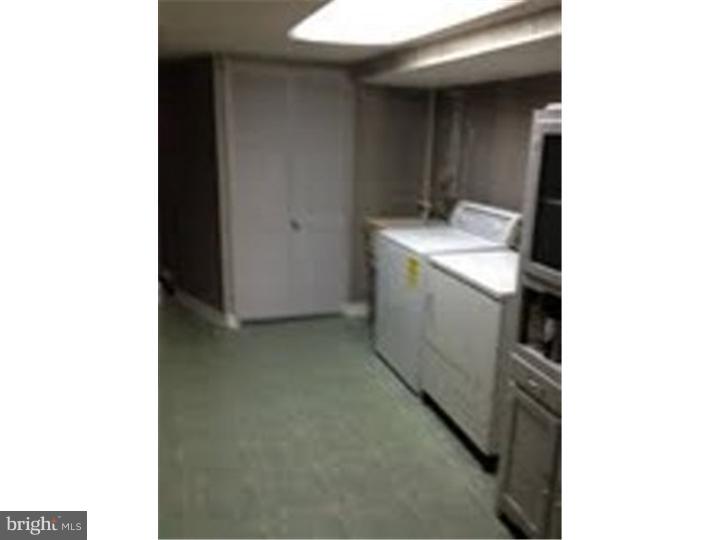 10211 West Keswick Road Philadelphia, PA 19114 - Photo 8 of 12 Laundry Room