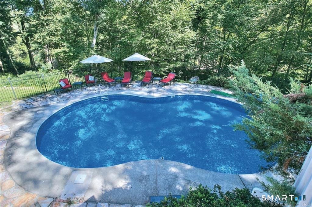 33 Birch Hill Road Weston, CT 06883 - Photo 3 of 40 Gallery Image 3