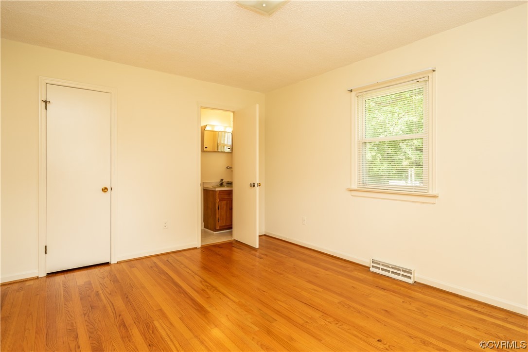 2885 Venter Road Aylett, VA 23009 - Photo 20 of 34 a view of an empty room and window