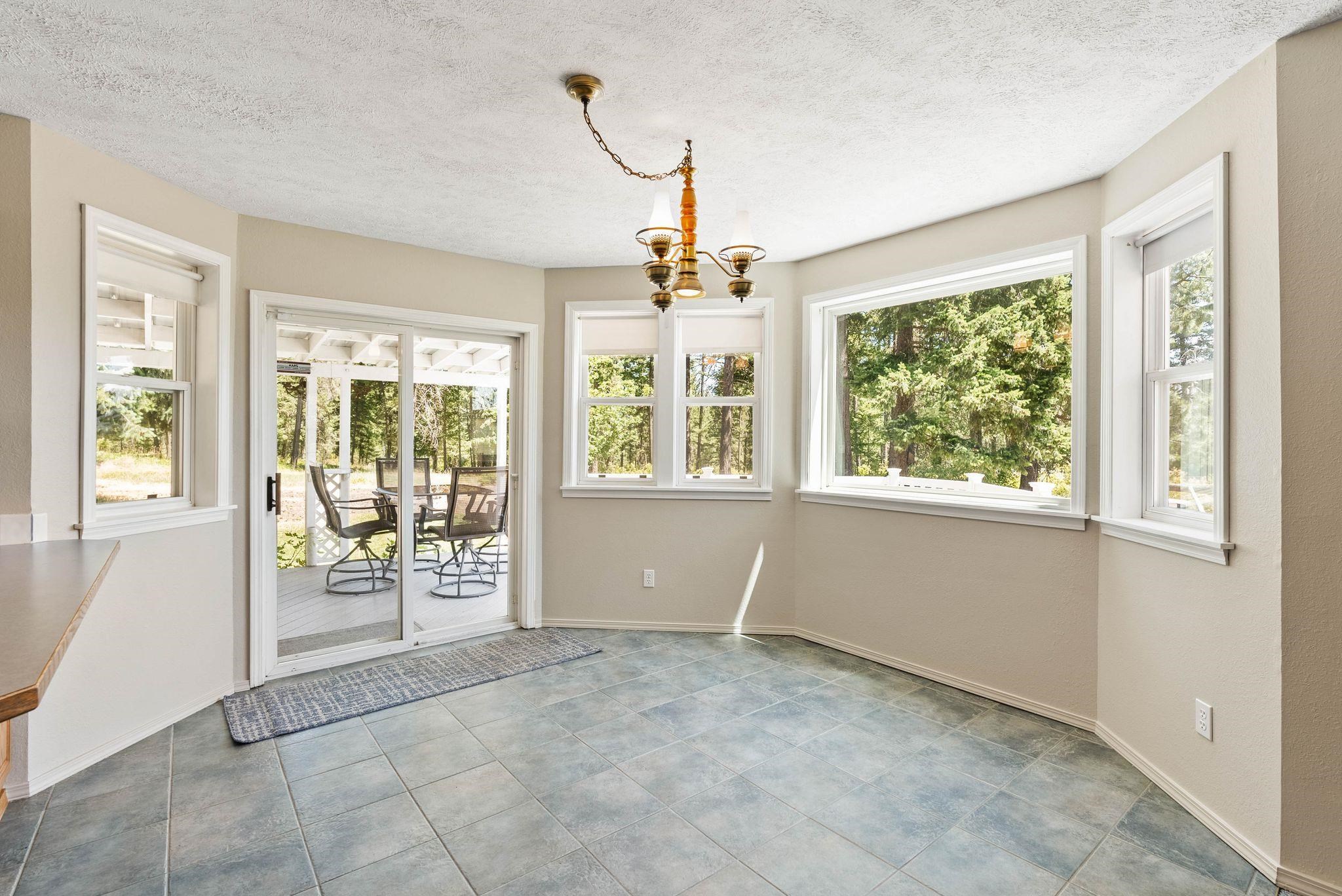 42816 North Division Road Deer Park, WA 99006 - Photo 8 of 45 Gallery Image 8