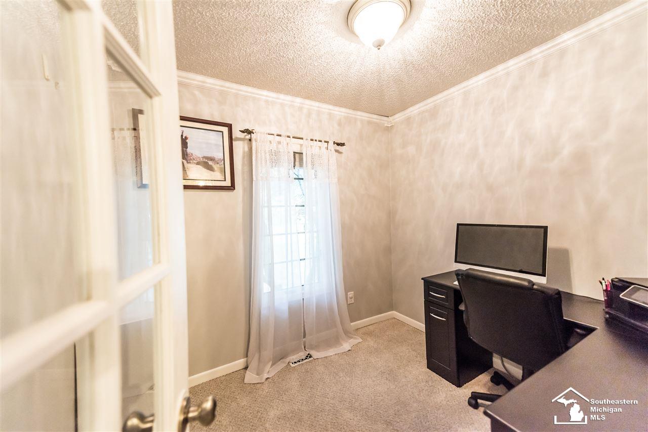 2239 Blue Bush Road Monroe, MI 48162 - Photo 22 of 42 31363412-21.JPG
