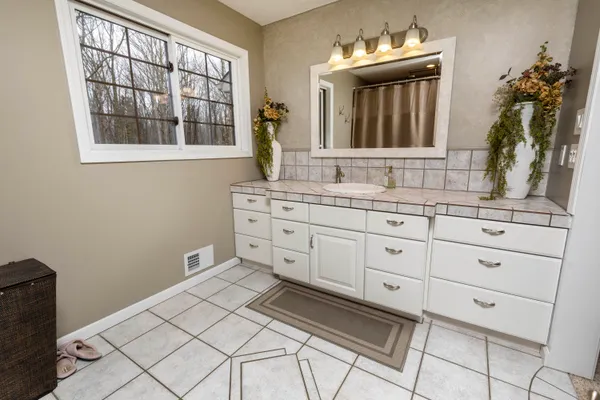 $799,000 | 9593 Oakley Road, St. Charles, MI 48655