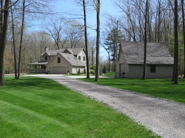 $799,000 | 9593 Oakley Road, St. Charles, MI 48655