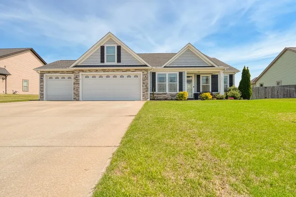 $425,000 | 205 Creekside Farms Way, Duncan, SC 29334