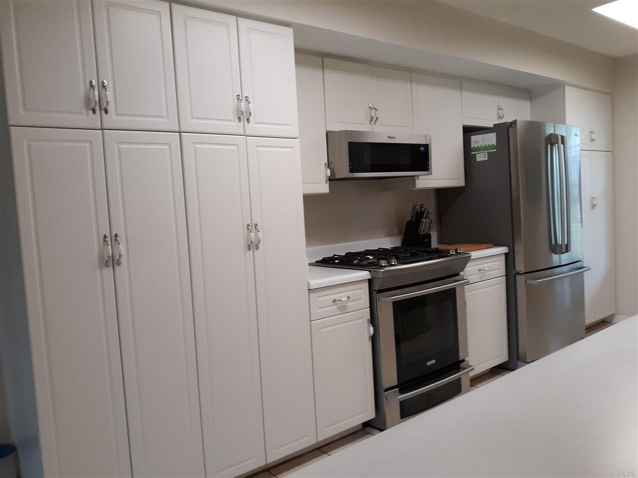 664 Ashford Road Cantonment, FL 32533 - Photo 3 of 44 Gallery Image 3