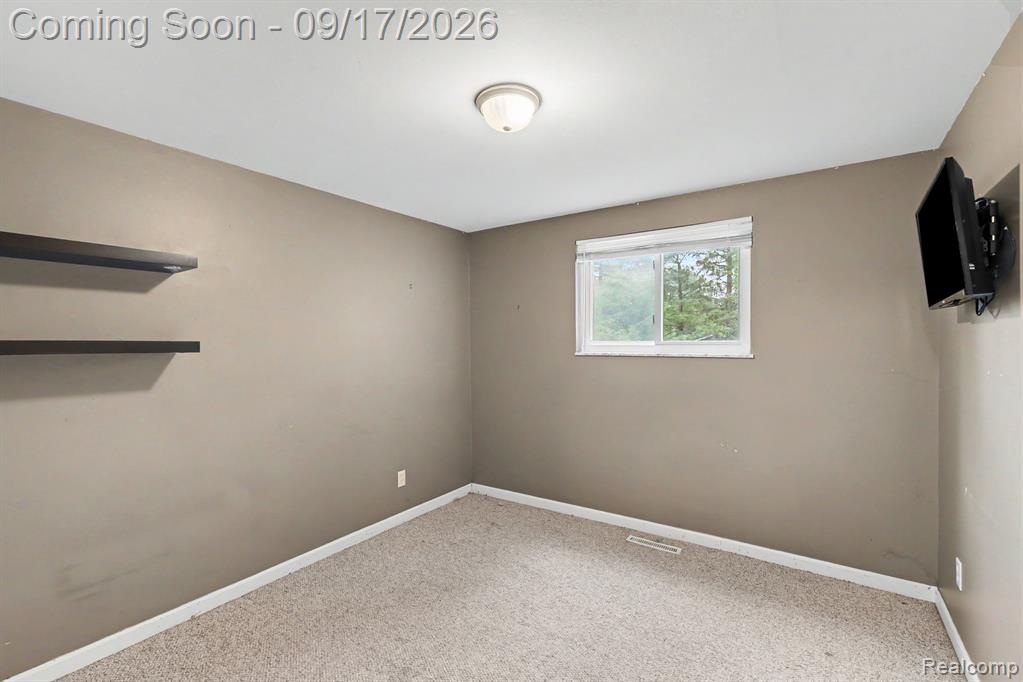 13451 Fenton Road Fenton, MI 48430 - Photo 13 of 29 Gallery Image 13