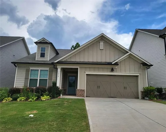 $2,400 | 5414 Town Square Way, Flowery Branch, GA 30542