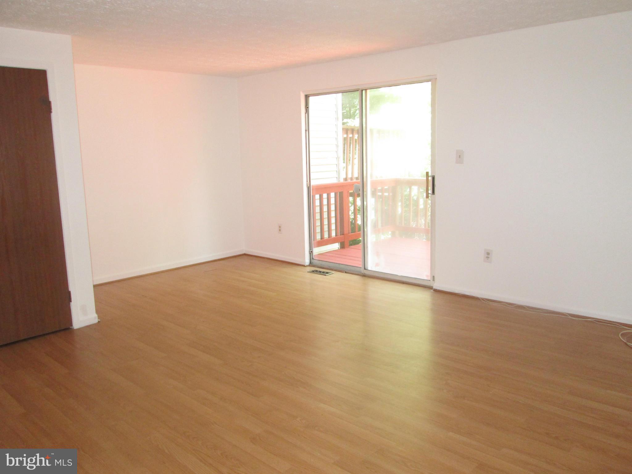 15823 Haynes Road Laurel, MD 20707 - Photo 8 of 27 Living Room
