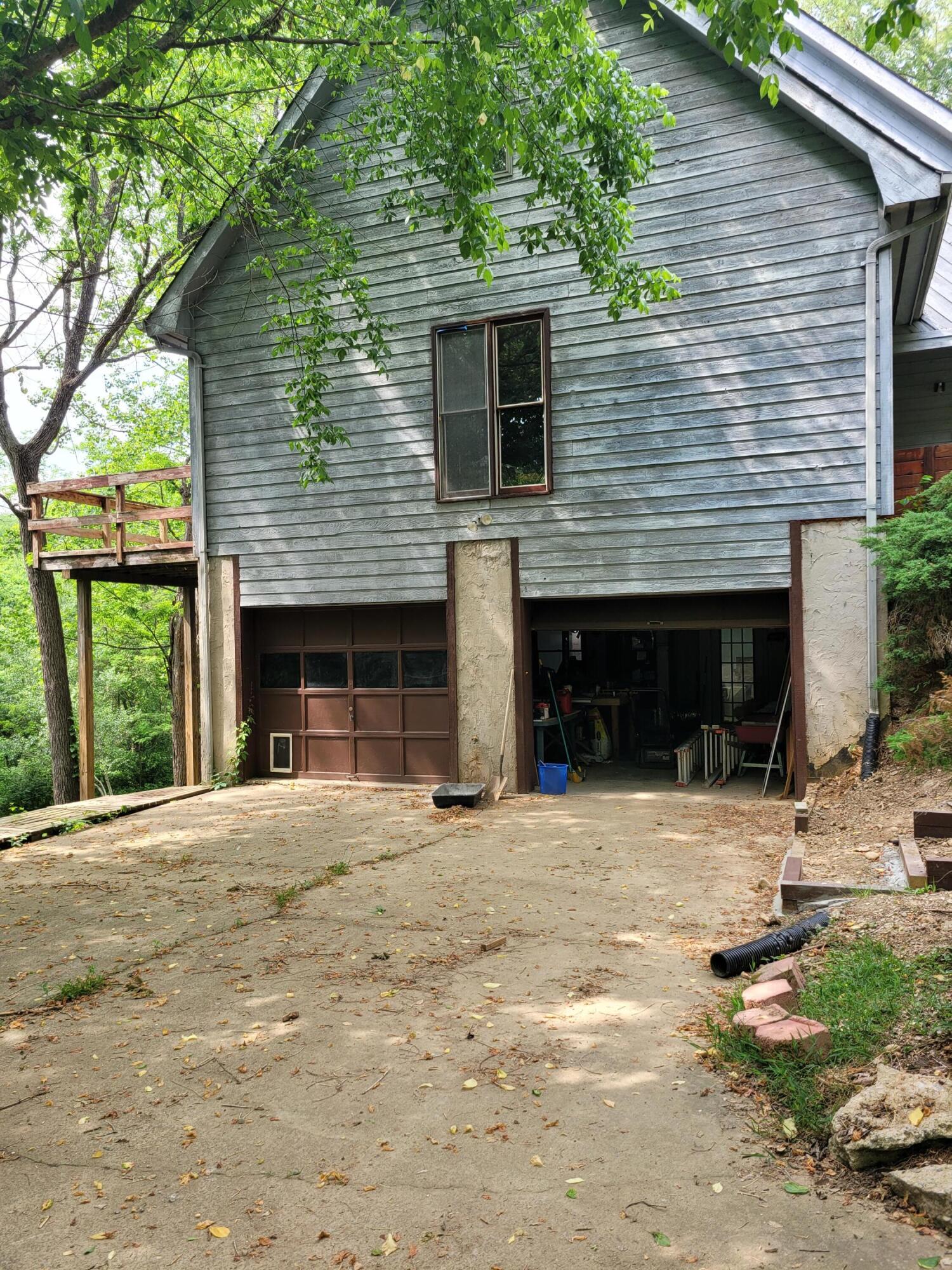 1069 Amersham Road Kingsport, TN 37660 - Photo 3 of 10 20210524_160637