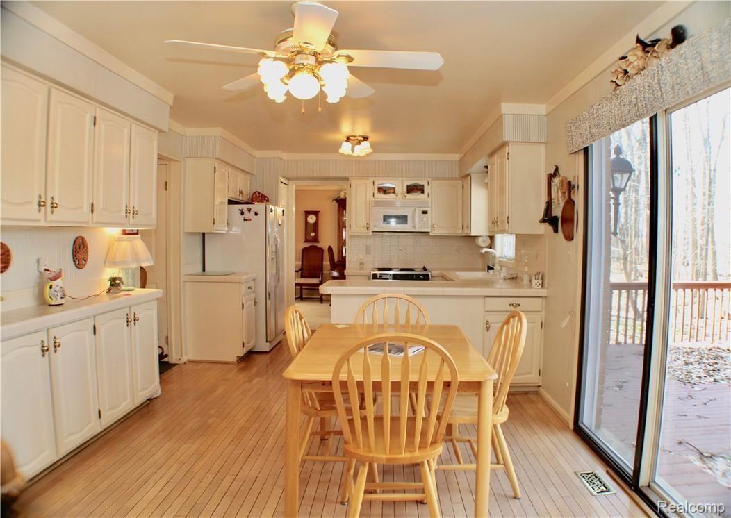 626 Shellbourne Drive Rochester, MI 48309 - Photo 9 of 21 IMG_0363.jpg