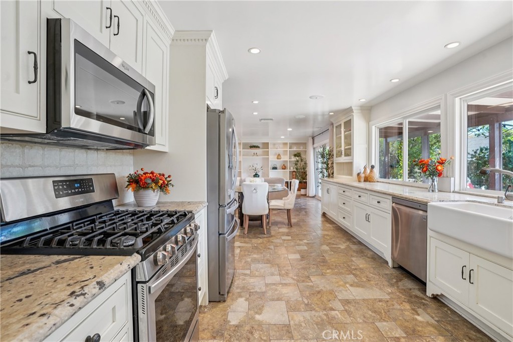 42 Kanan Road Oak Park, CA 91377 - Photo 15 of 65 Gallery Image 15