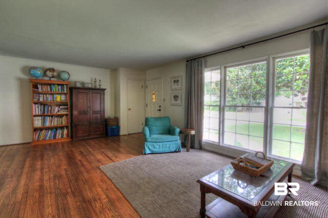 374 Ridgewood Circle Fairhope, AL 36532 - Photo 6 of 22 living room