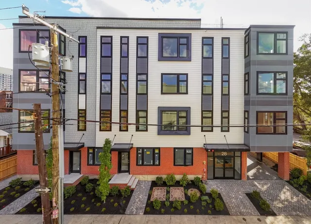 $3,200 | 28 South Street, Unit 404, Somerville, MA 02143