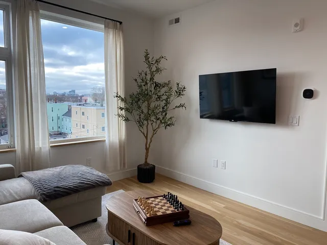 $3,200 | 28 South Street, Unit 404, Somerville, MA 02143