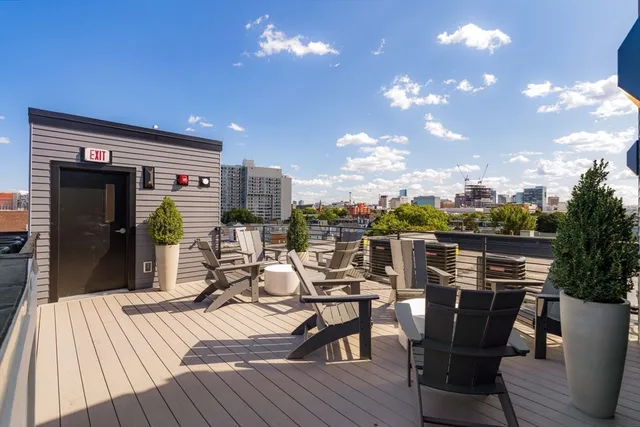 $3,200 | 28 South Street, Unit 404, Somerville, MA 02143