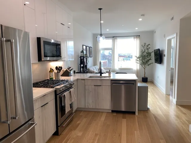 $3,200 | 28 South Street, Unit 404, Somerville, MA 02143