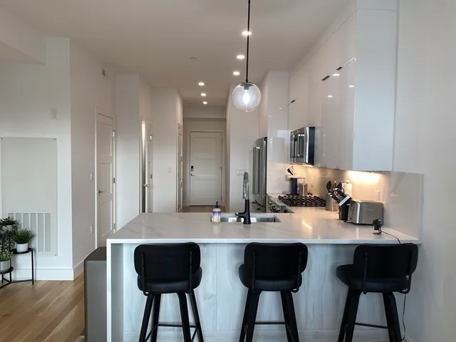 $3,200 | 28 South Street, Unit 404, Somerville, MA 02143