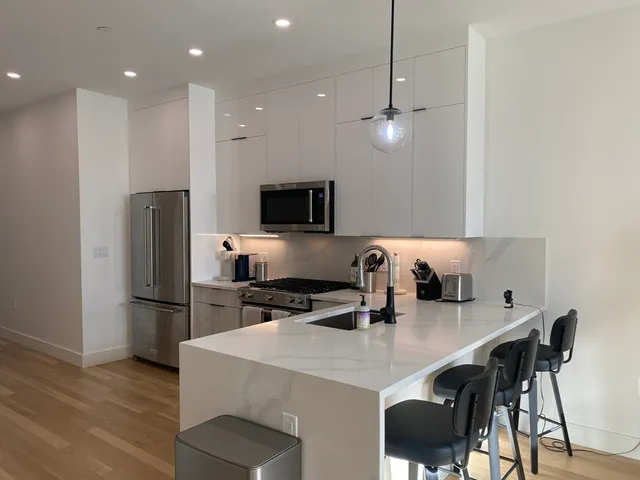 $3,200 | 28 South Street, Unit 404, Somerville, MA 02143