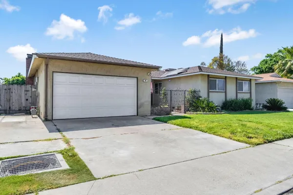 $399,000 | 362 West Ashcroft Avenue, Clovis, CA 93612