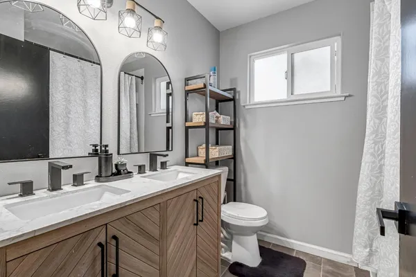 $399,000 | 362 West Ashcroft Avenue, Clovis, CA 93612