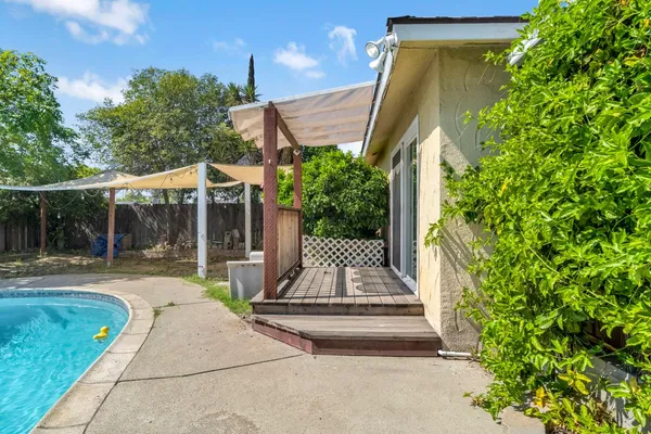$399,000 | 362 West Ashcroft Avenue, Clovis, CA 93612