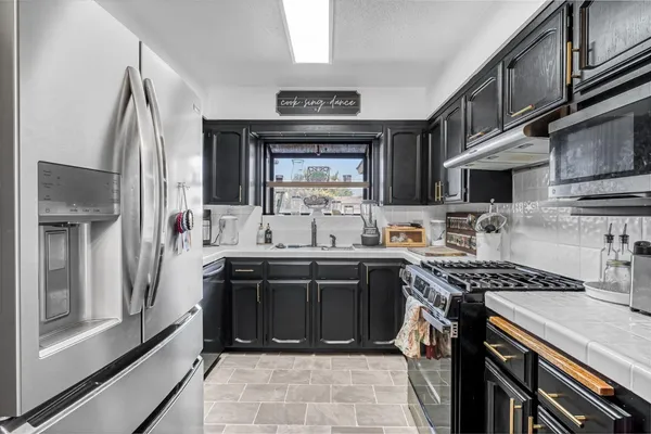 $399,000 | 362 West Ashcroft Avenue, Clovis, CA 93612