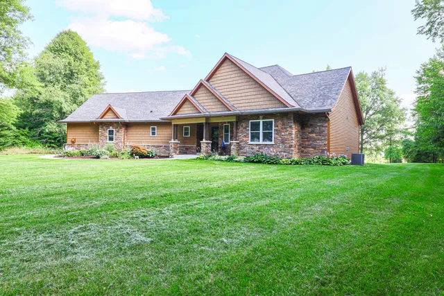 $1,250,000 | 9434 84th Street Southeast, Alto, MI 49302