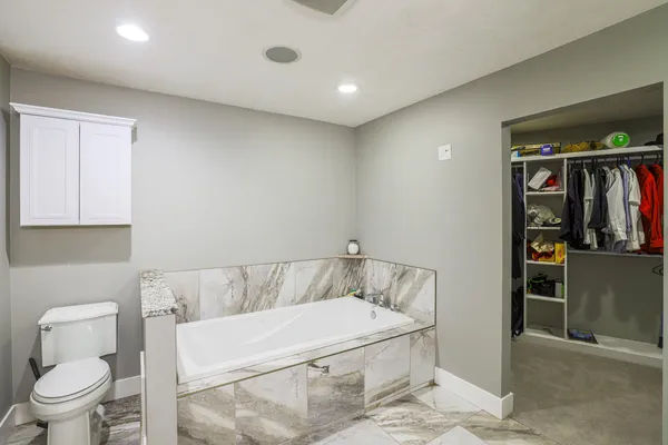 $1,250,000 | 9434 84th Street Southeast, Alto, MI 49302