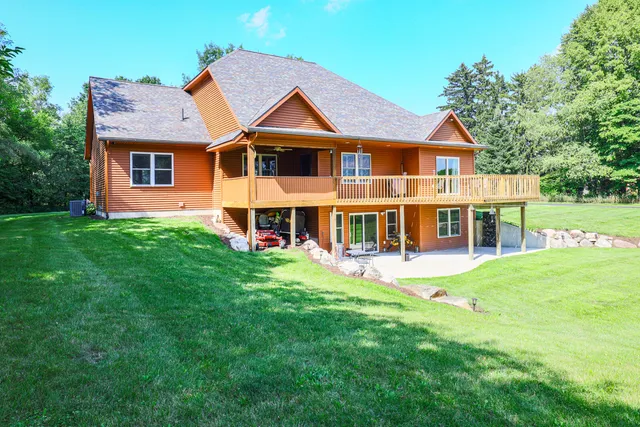 $1,250,000 | 9434 84th Street Southeast, Alto, MI 49302