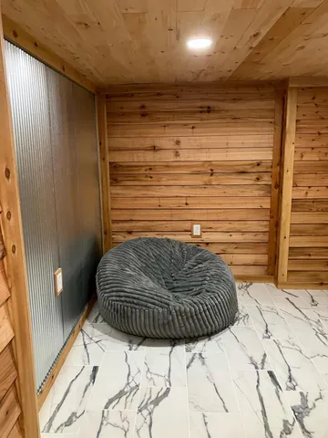 $1,250,000 | 9434 84th Street Southeast, Alto, MI 49302