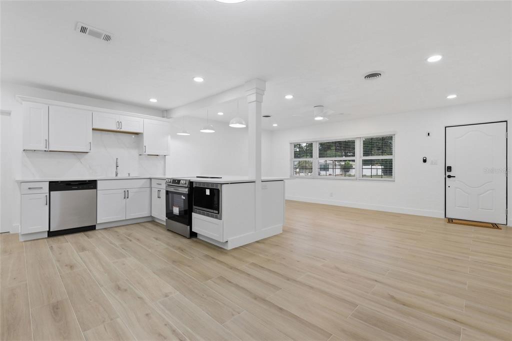 305 Glen Oak Road Venice, FL 34293 - Photo 8 of 25