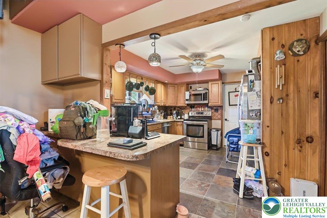 7567 Airport Road Bath, PA 18014 - Photo 18 of 67