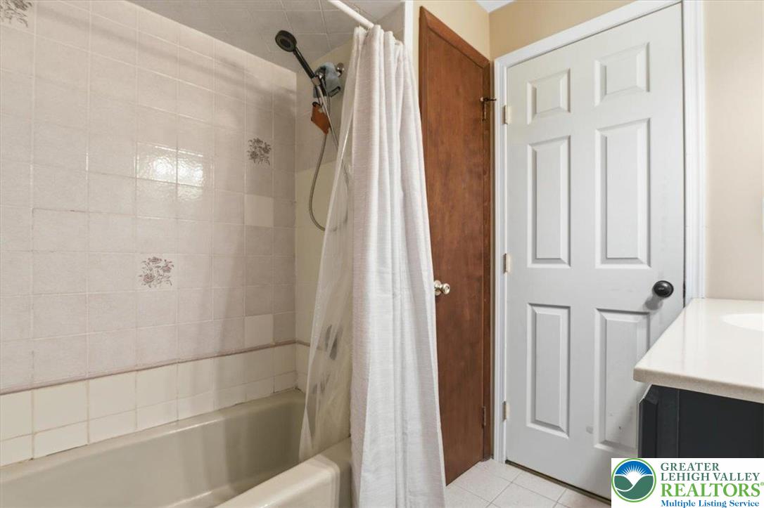 7567 Airport Road Bath, PA 18014 - Photo 50 of 67
