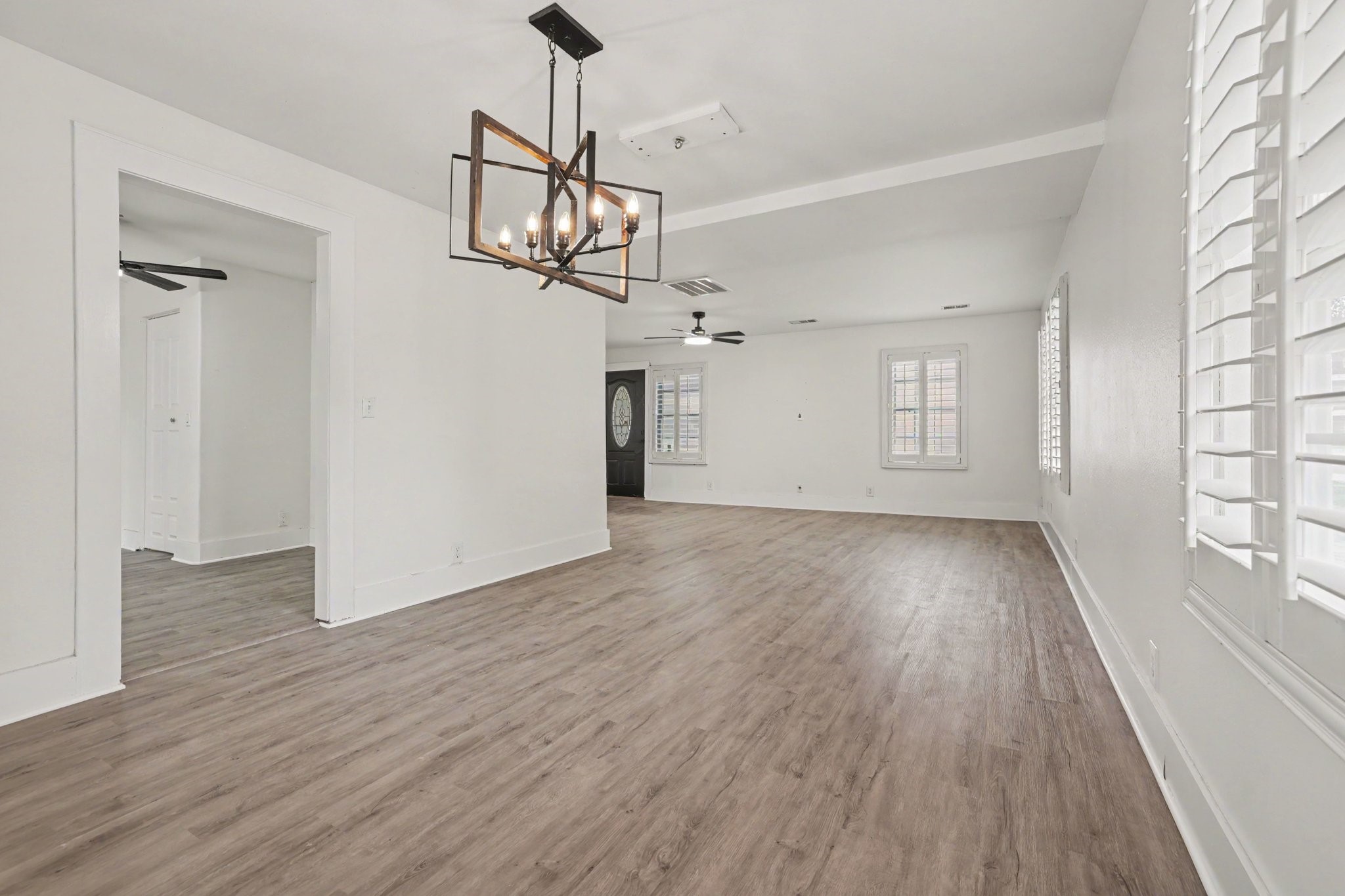 31730 Waller Tomball Road Waller, TX 77484 - Photo 21 of 50 The open layout offers versatility with contemporary finishes.