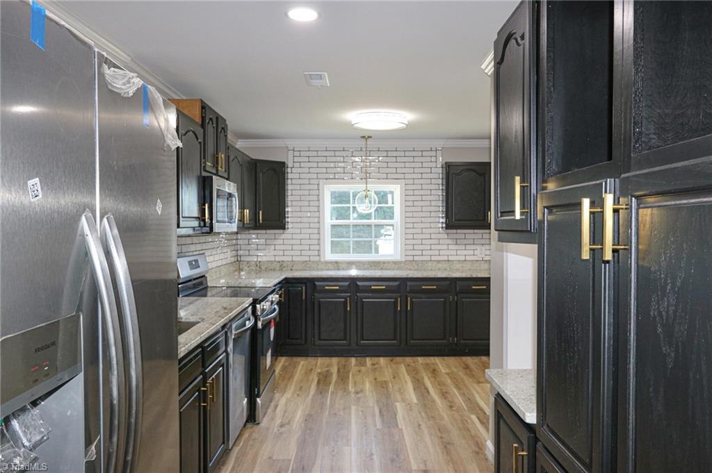 1826 North Oak Ridge Yadkinville, NC 27055 - Photo 11 of 48