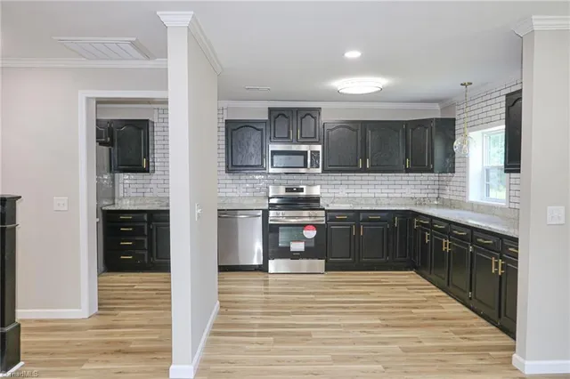 $325,000 | 1826 North Oak Ridge, Yadkinville, NC 27055