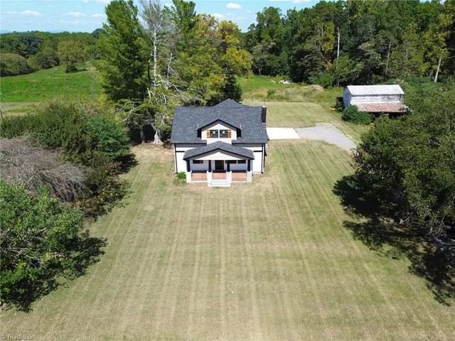 $325,000 | 1826 North Oak Ridge, Yadkinville, NC 27055